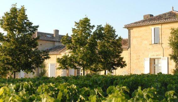 Chateau Belles Graves Pomérols Exterior photo